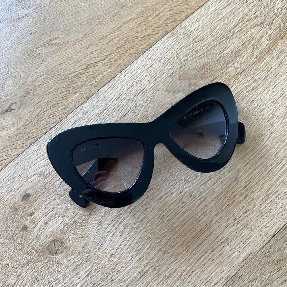 Sunday Somewhere Sunglasses in Black